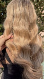 Warm. Soft. Effortless. The art of blonde. ✨ 

#longhair #balayage #blonde #blondehair #beforeandafter #hair #hairreel #arbon #thurgau #schweiz #sistershairlounge #labiosthetique