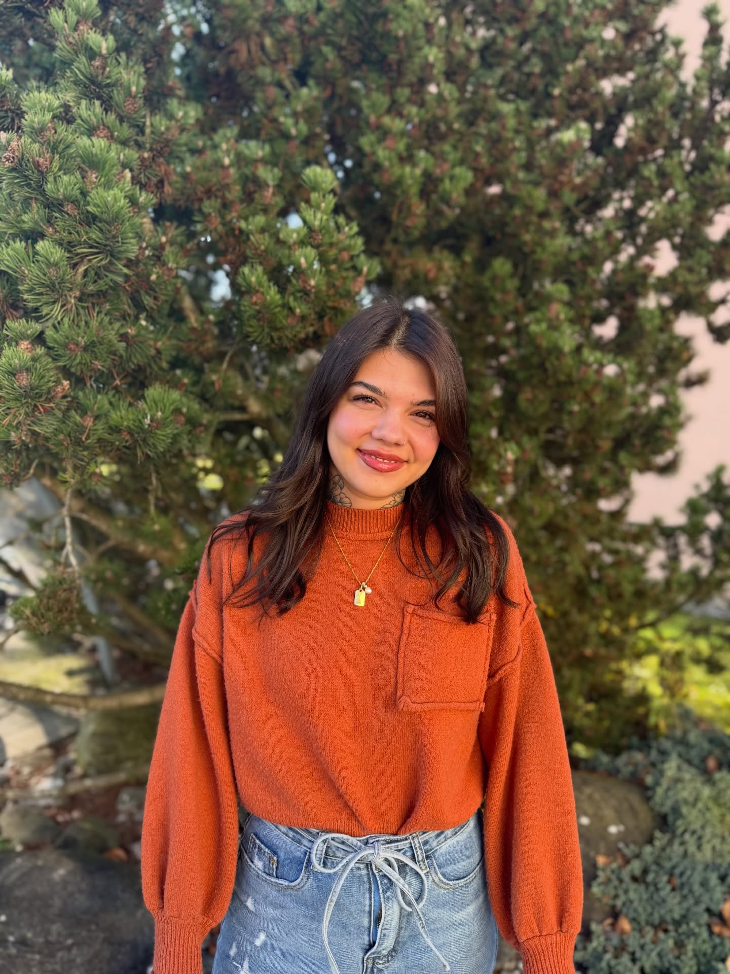 ✨Baby-Pause für Joëlle – Verstärkung durch Vanessa ✨

Joëlle macht bald 3 Monate Babypause 🍼 – wir wünschen ihr alles Gute!

Herzlich willkommen, Vanessa – wir freuen uns auf dich & wünschen dir viel Erfolg! 🎉

#SistersCoiffure #NeueMitarbeiterin #Vanessa #Willkommen #Haarliebe Balayage