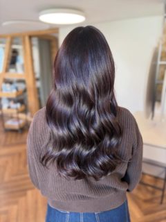 Chocolatebrown🍫🤎

#backtotheroots #freshhaircolor #labiosthetique #sistershairlounge #switzerland