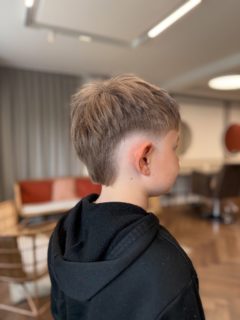 💈 burst fade 💈

#burstfade #kidshaircut #freshhaircut #sistershairlounge #switzerland