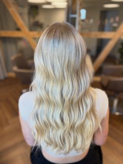 Softblond🫶🏼

#softblond #naturblond #weaves #highlights #sistershairlounge